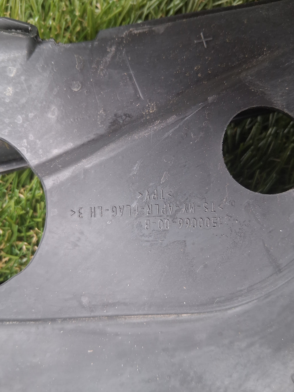 OEM 1500066-00-B 2022 Tesla Model Y Left Weatherstrip Flag