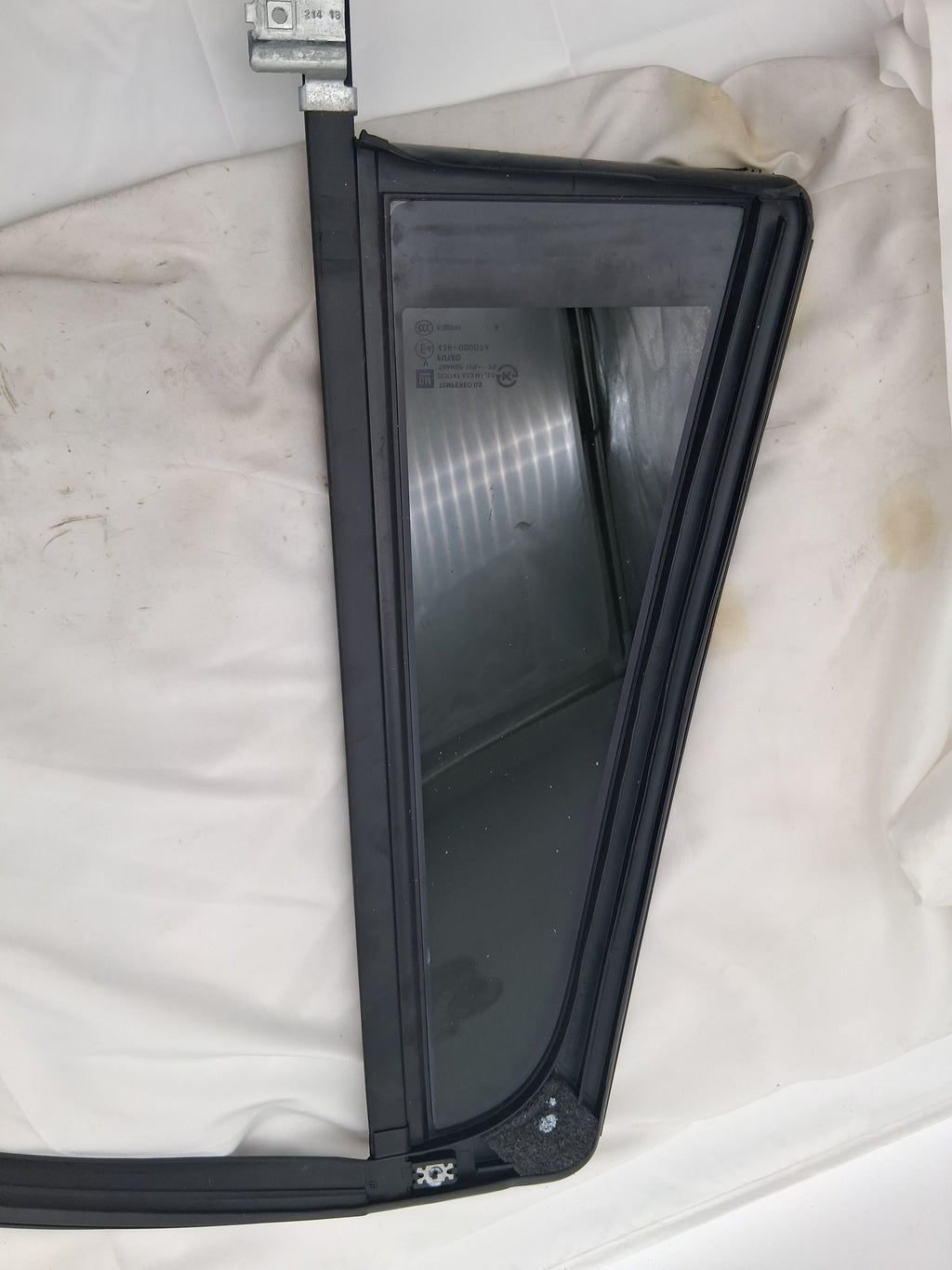 OEM# 43R-000074 2019 Chevy Tahoe Premier Door Window Vent Glass Fit