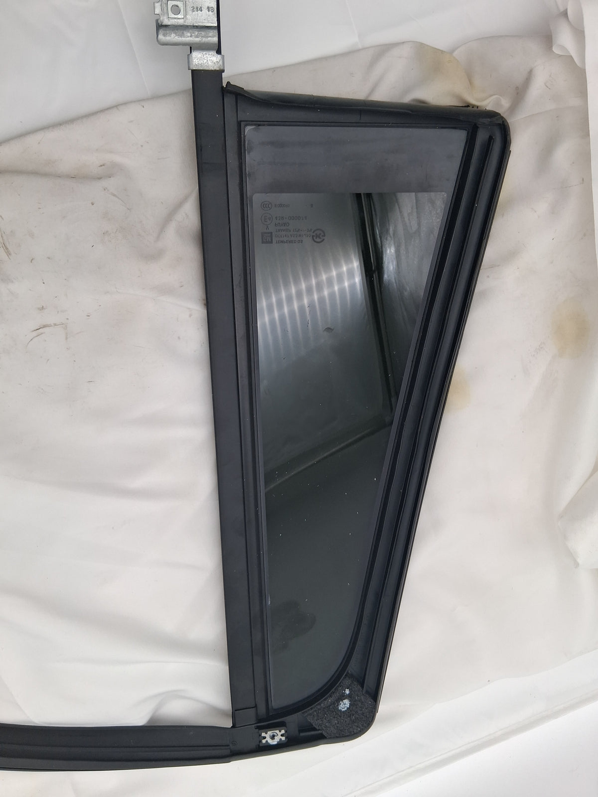 OEM# 43R-000074 2019 Chevy Tahoe Premier Door Window Vent Glass Fit