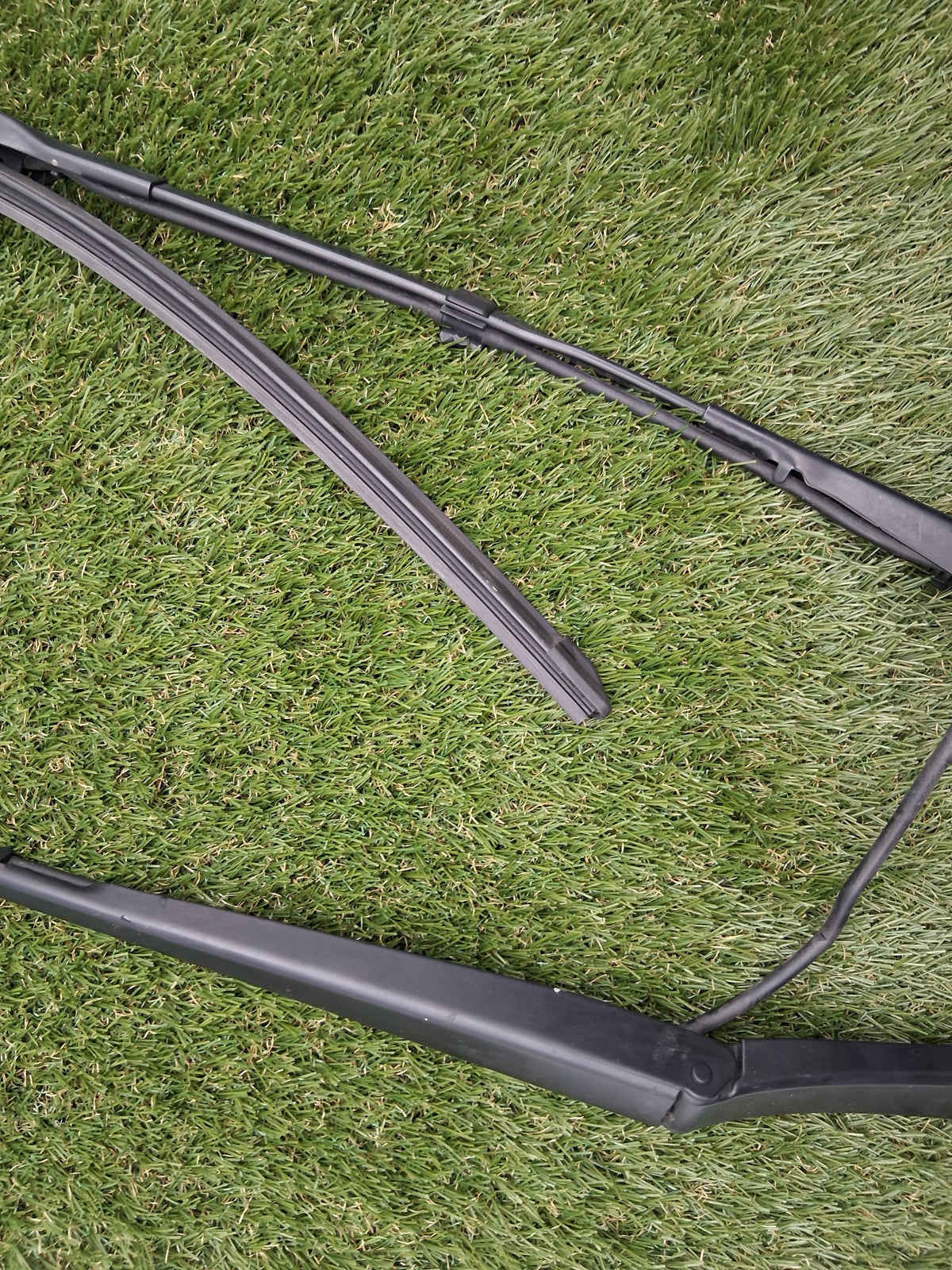 OEM 2022 Tesla Model Y Windshield Wiper Arm Set