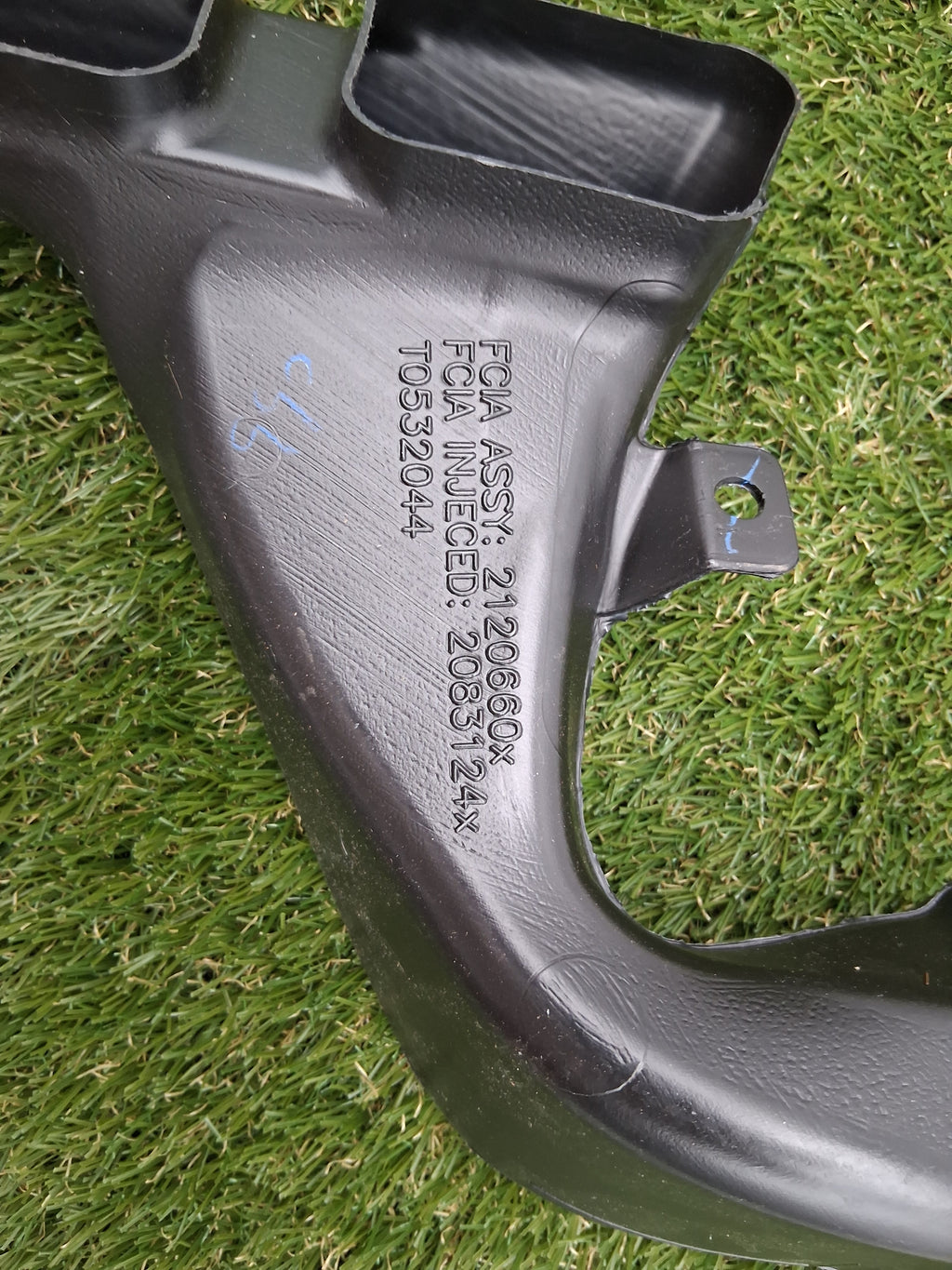 OEM 1769128-00-B 2022 Tesla Model Y Right Footwell Air Duct