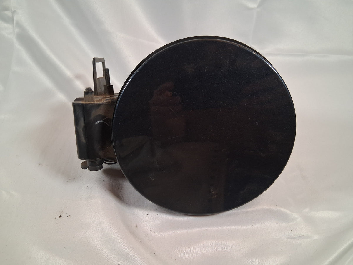 2019 Chevy Tahoe Premier Fuel Filler Housing Door Lid Flap Cover 23234744