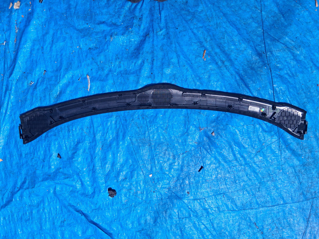 OEM 1083390-00-I 2022 Tesla Model Y Defroster Panel Griller Trim