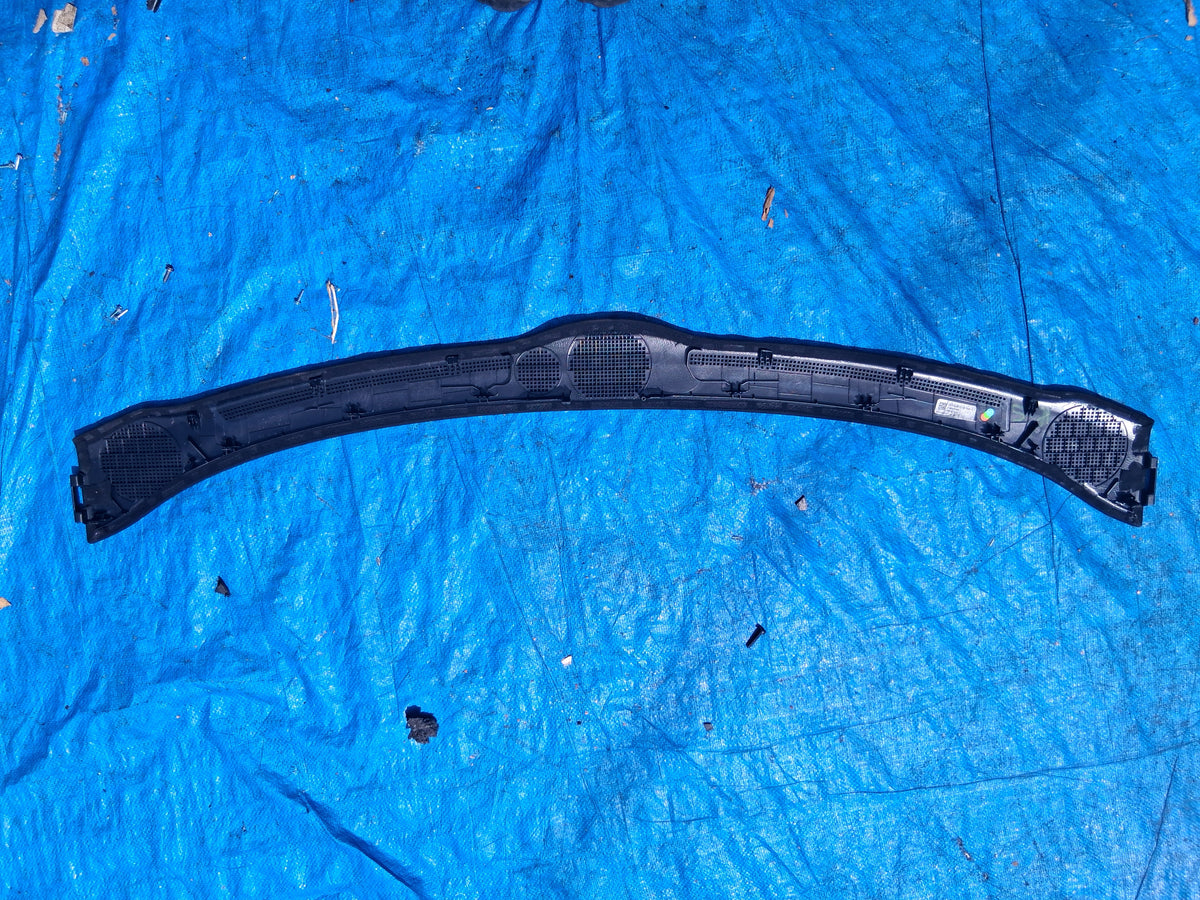 OEM 1083390-00-I 2022 Tesla Model Y Defroster Panel Griller Trim