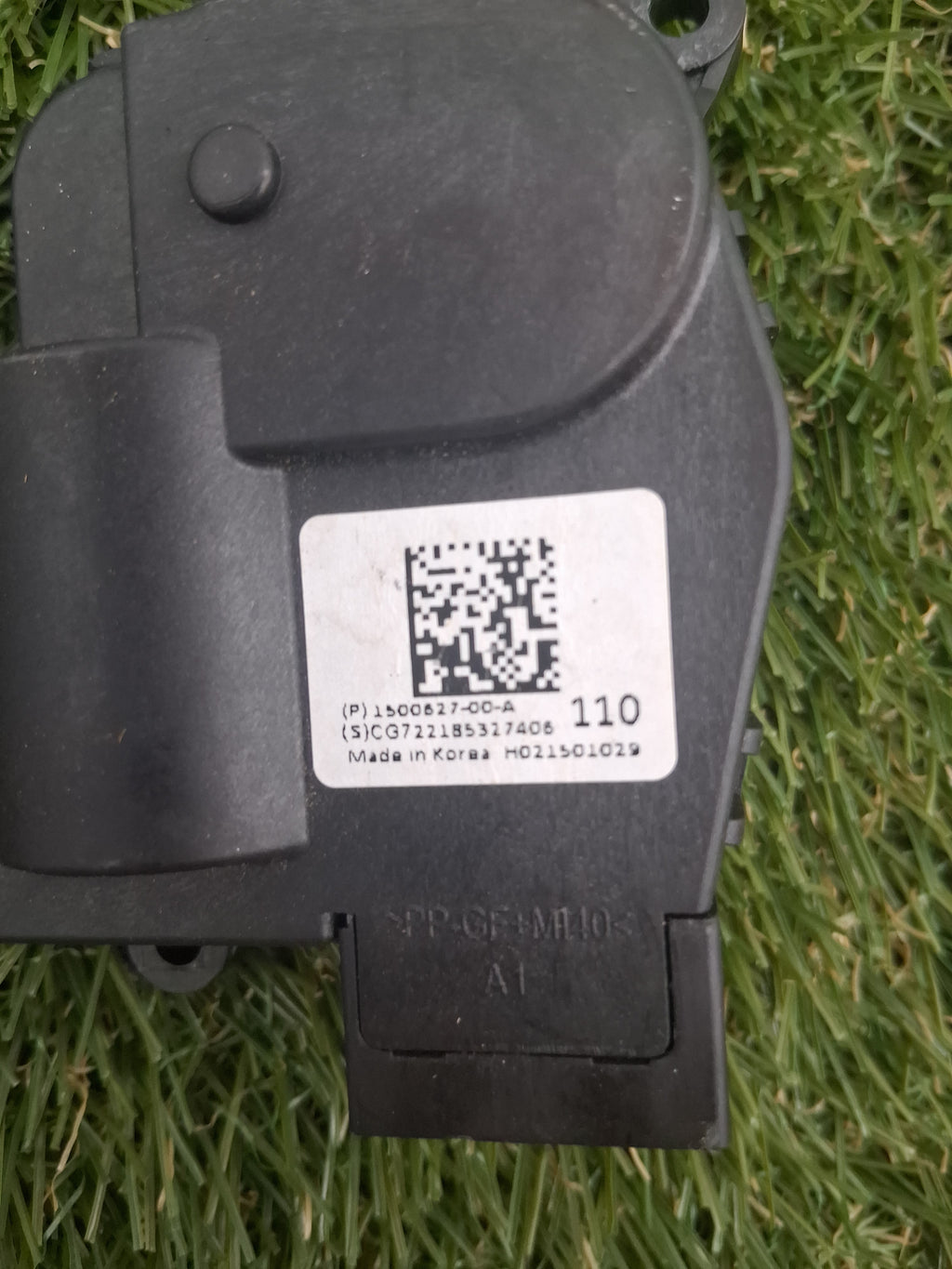 OEM 1500627-00-A 2022 Tesla Model Y Center Air Flap Motor Center Actuator