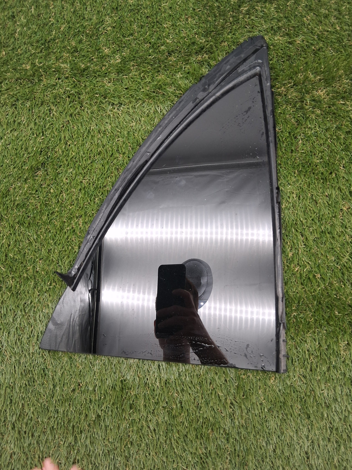OEM 1495741-99-H 2022 Tesla Model Y Right Quarter Window Glass