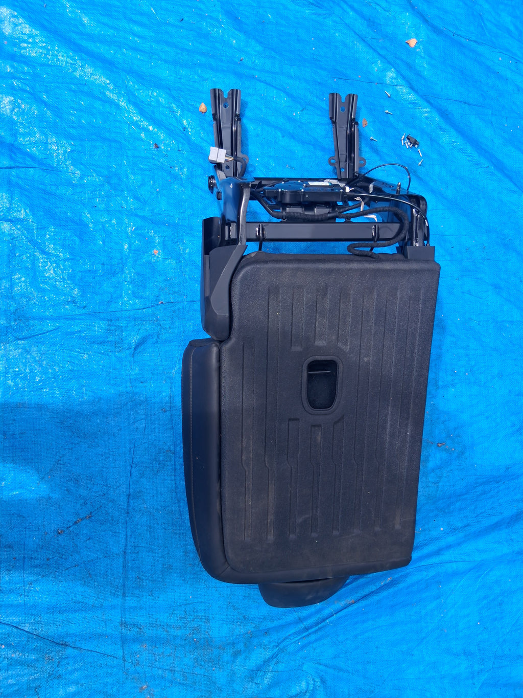 OEM 1493880-00-C 2022 Tesla Model Y Rear Right Upper Seat Cushion w Actuator