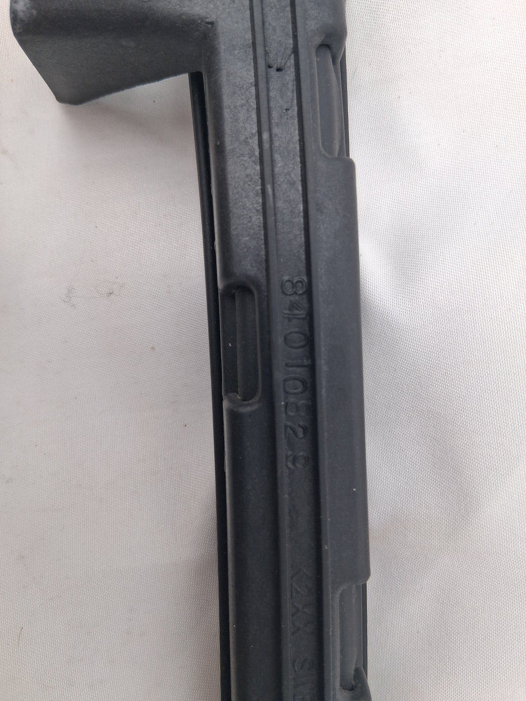 OEM# 804010829 2019 Chevy Tahoe Premier Door Window Glass Rearward Guide
