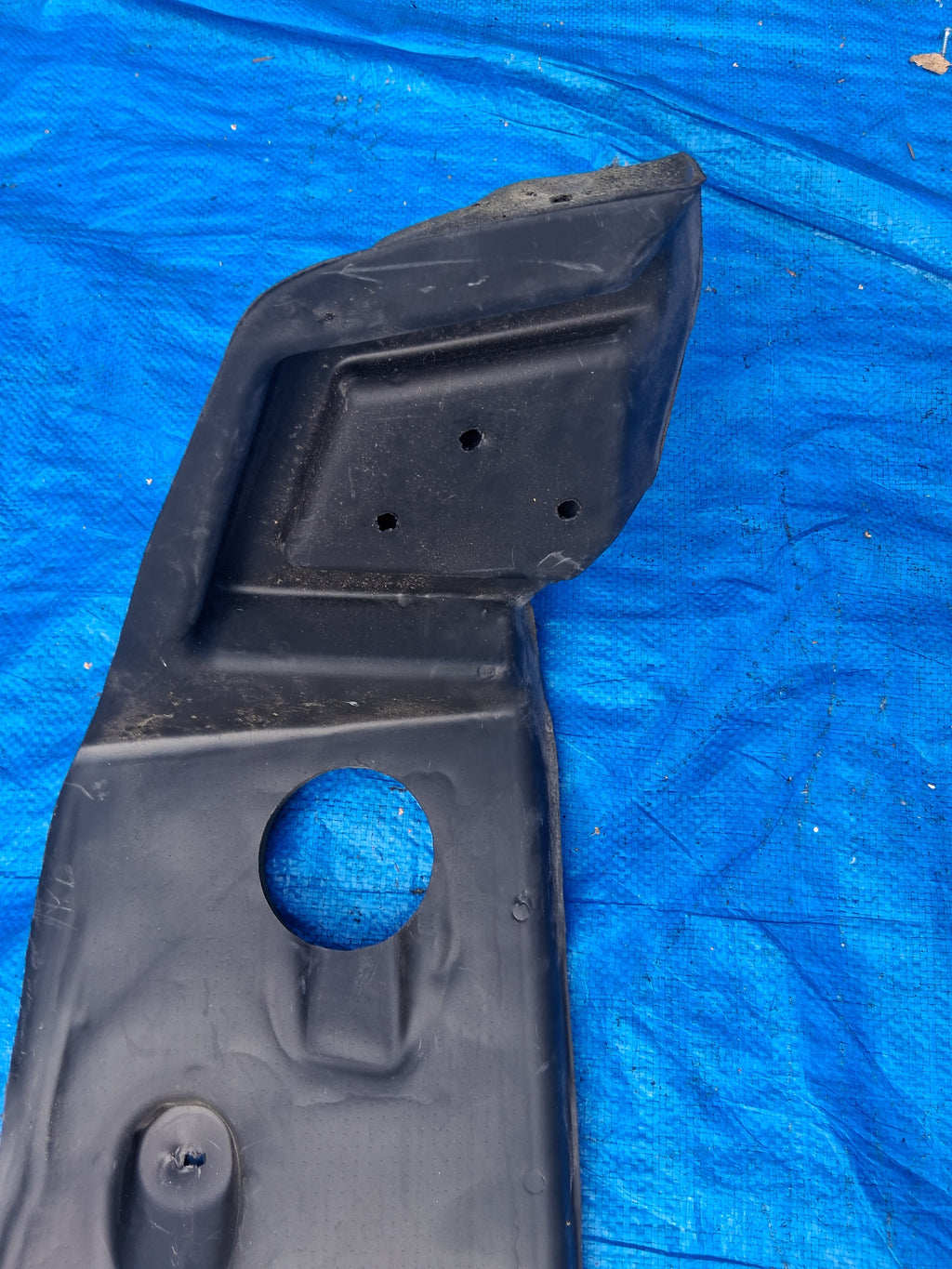 OEM 1492998-00-D 2022 Tesla Model Y Rear Right Wheelhouse Insulator