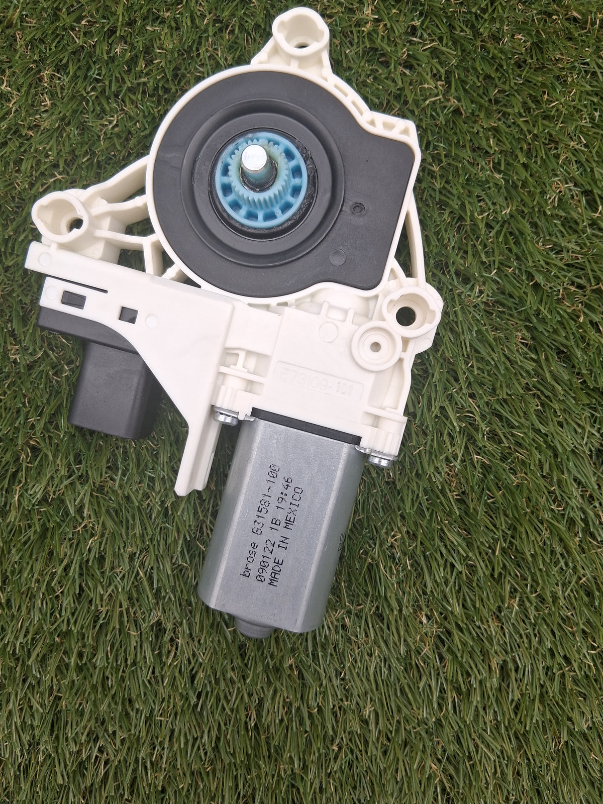 OEM E73109-101 2022 Tesla Model Y Window Lifter Motor