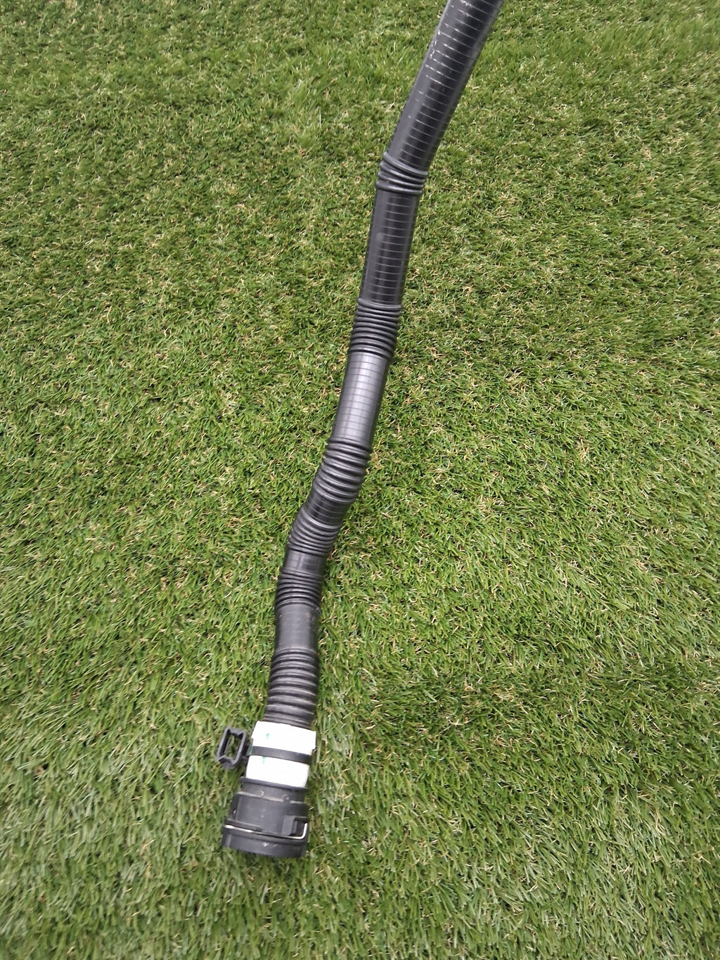 OEM 1647662-00-E 2022 Tesla Model Y Chiller Battery Coolant Hose Pipe