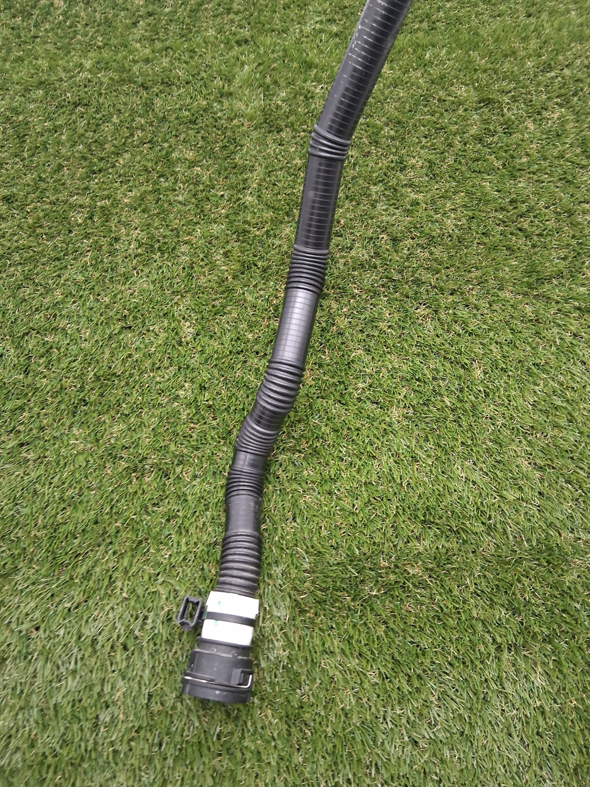 OEM 1647662-00-E 2022 Tesla Model Y Chiller Battery Coolant Hose Pipe