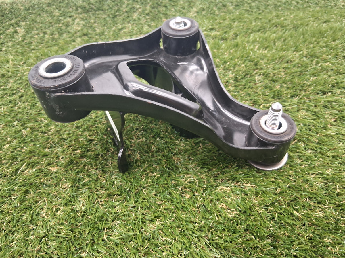 OEM 1110233-00-C 2022 Tesla Model Y Front Drive Unit Left Mount Support Bracket