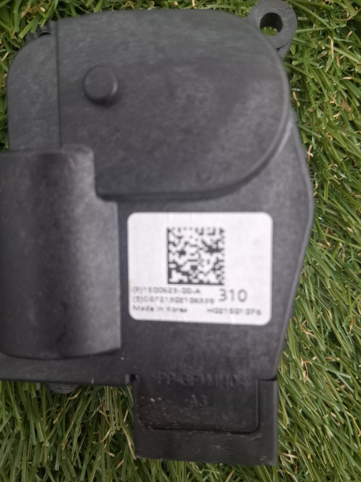 OEM 1500623-00-A 2022 Tesla Model Y Center Air Flap Motor Center Actuator