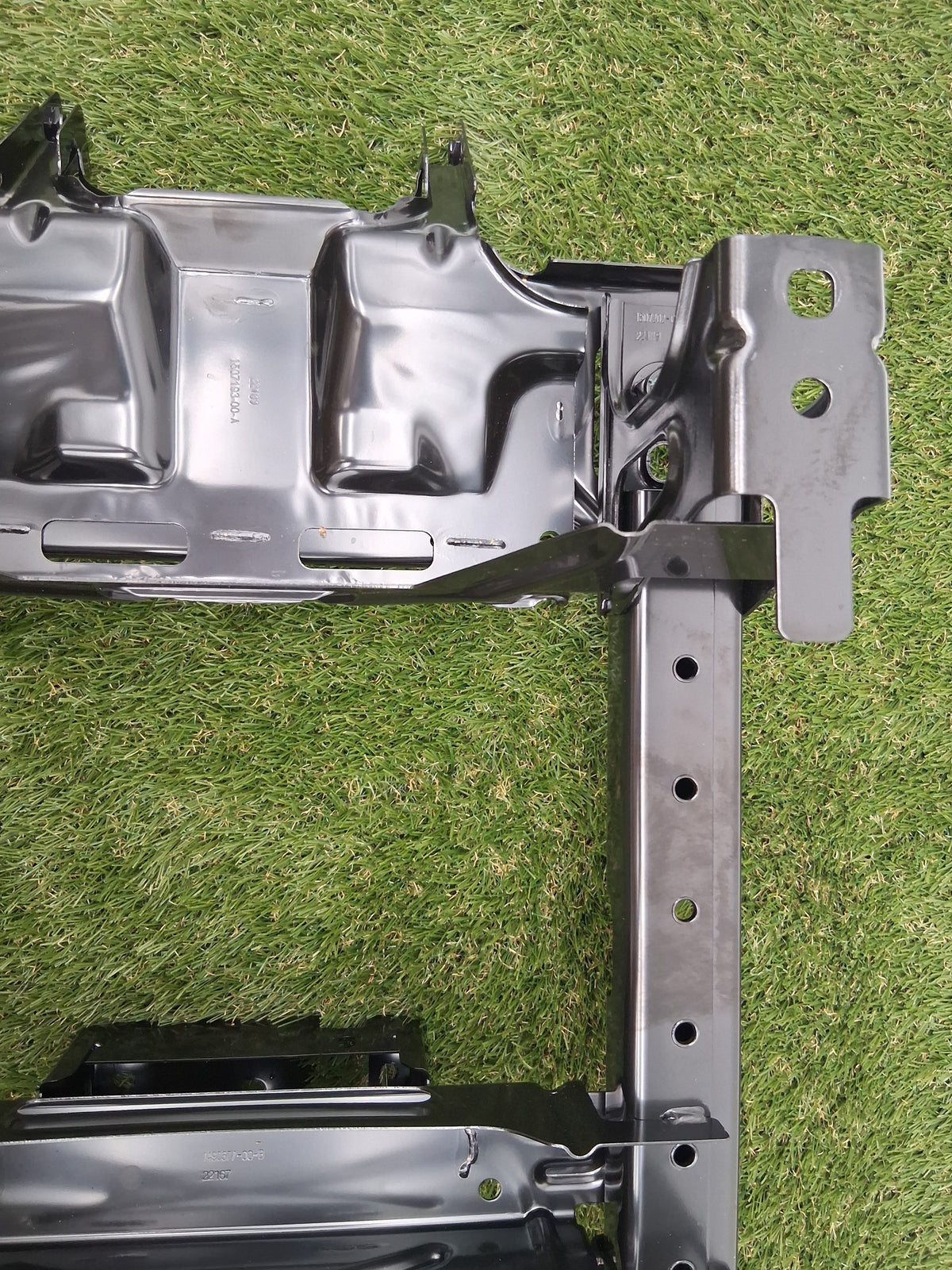 OEM 1507193-00-A 2022 Tesla Model Y Podium Bracket