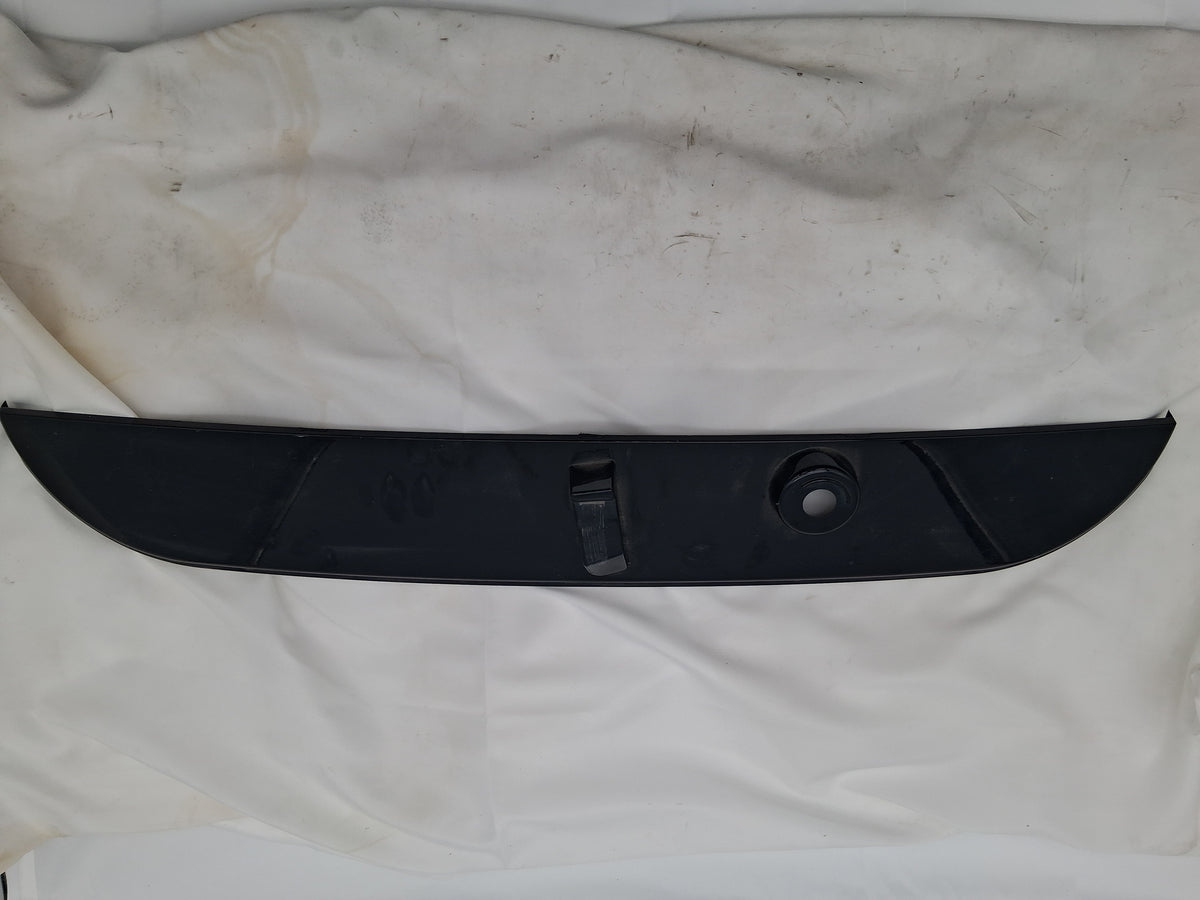 OEM# 22892617 2019 Chevy Tahoe Premier Wiper Washer Retainer Cover