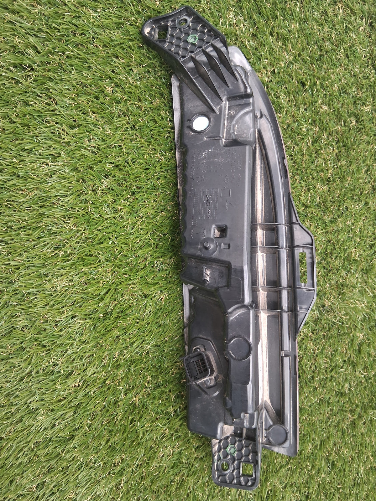 OEM 1712514-00-E 2022 Tesla Model Y Rear Bumper Right Light