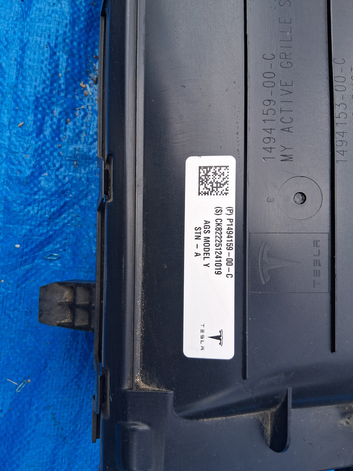 OEM 1494153-00-C 2022 Tesla Model Y Cooling Radiator Fan Shutter