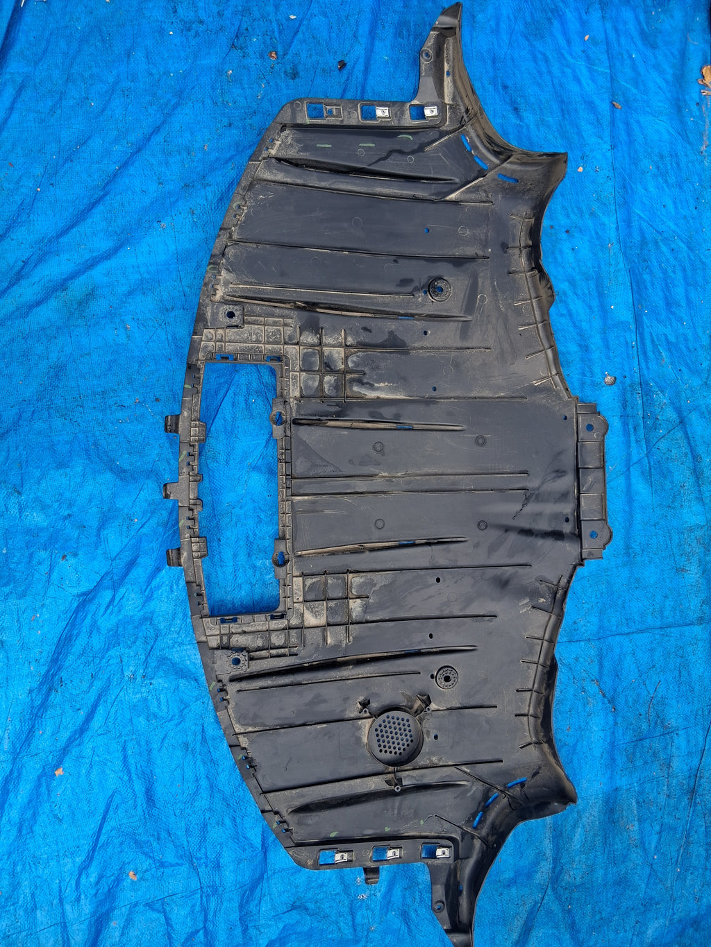 OEM 1784690-00-C 2022 Tesla Model Y Rear Bumper Diffuser
