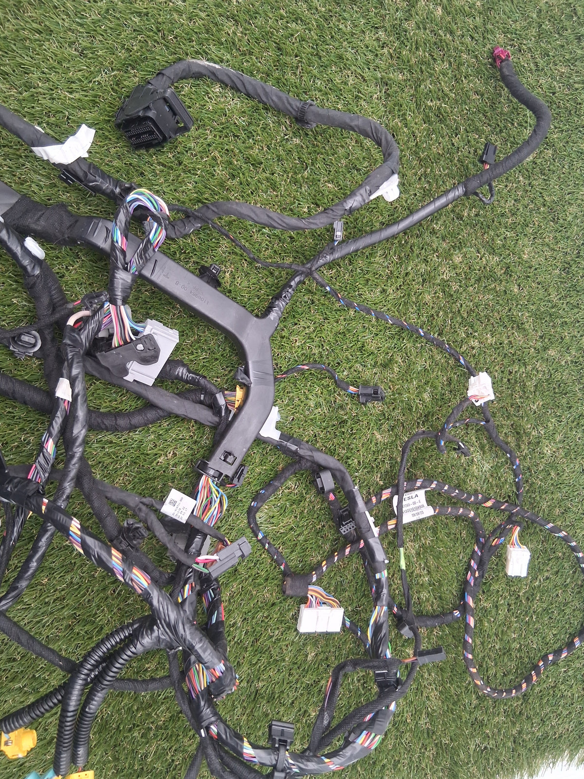 OEM 2489040-05-B 2022 Tesla Model Y Dashboard Instrument Panel Wiring