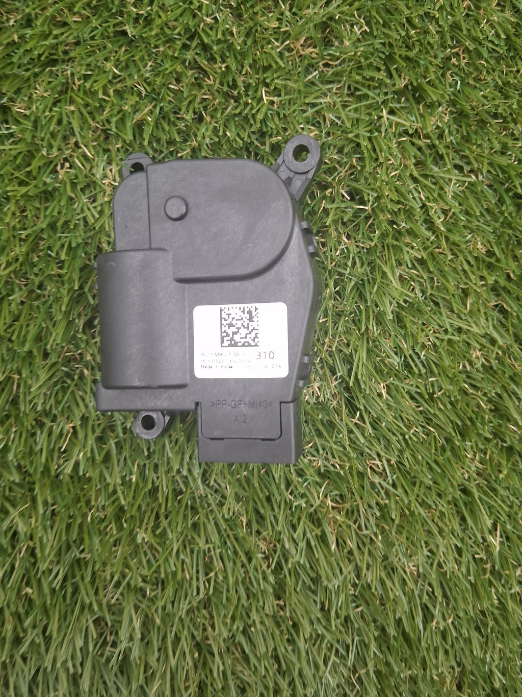 OEM 1500623-00-A 2022 Tesla Model Y Center Air Flap Motor Center Actuator