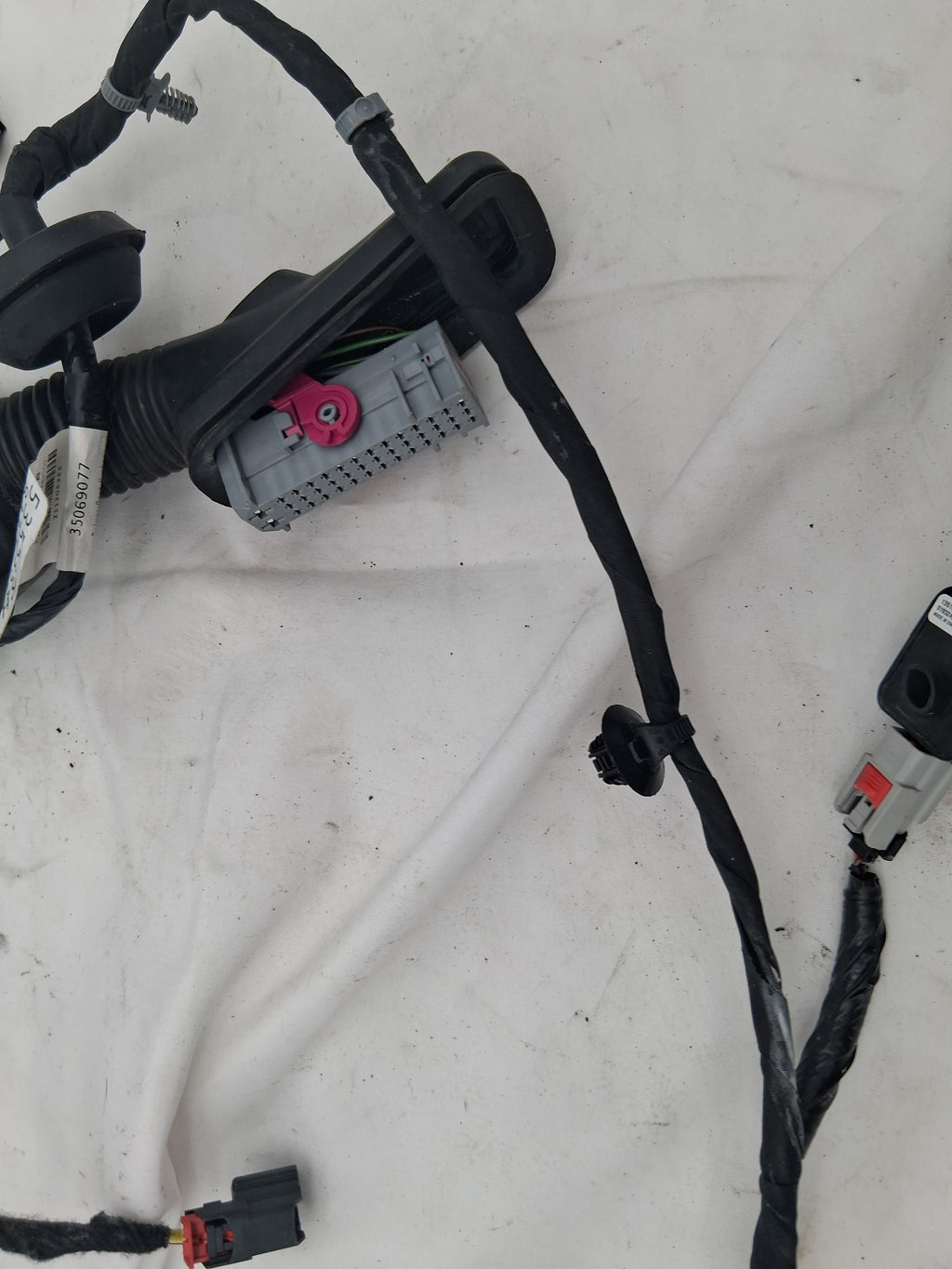 OEM# 2019 Chevy Tahoe Premier Door Panel Wiring Harness