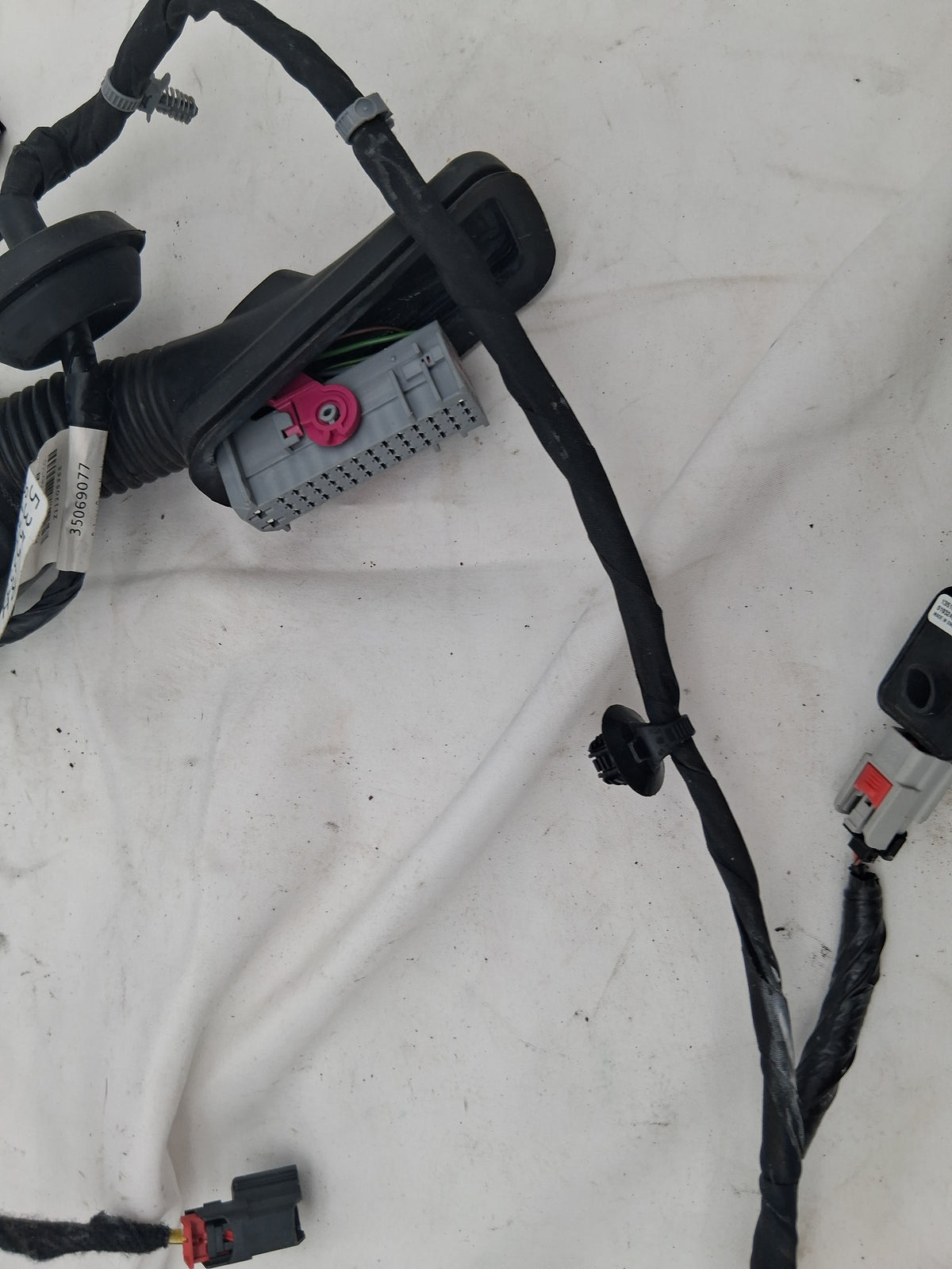 OEM# 2019 Chevy Tahoe Premier Door Panel Wiring Harness