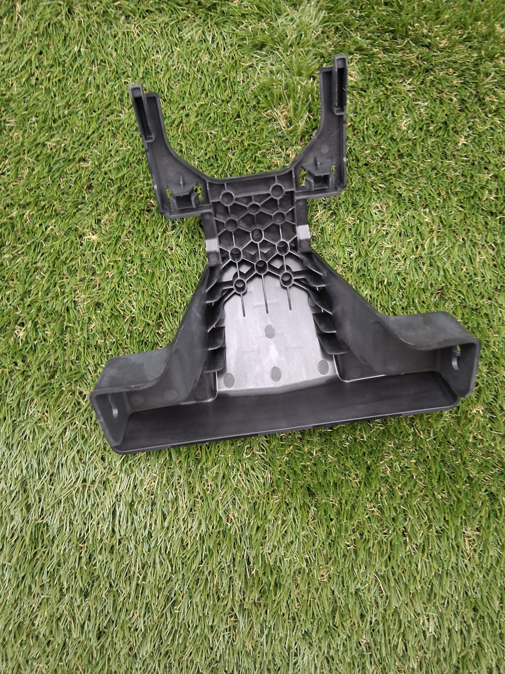 OEM 1507195-00-B 2022 Tesla Model Y Bracket Podium Support