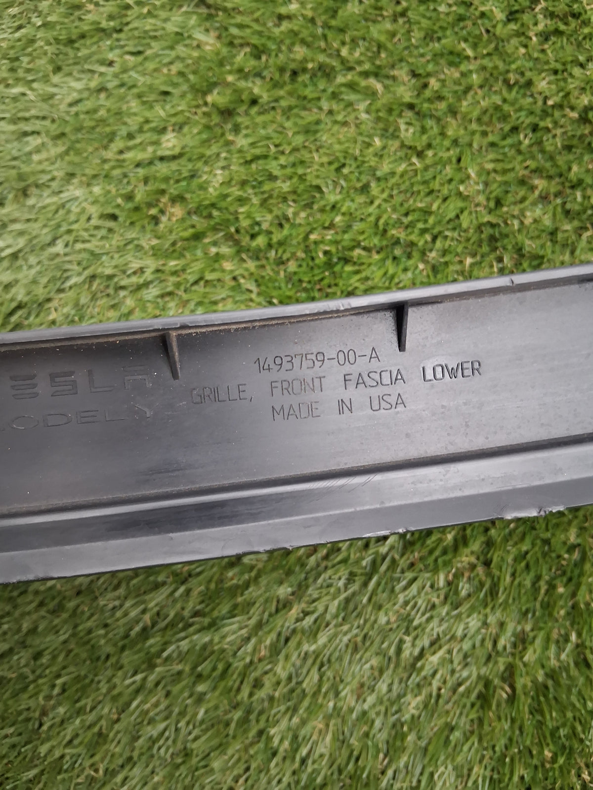 OEM 1537264-00-B 2022 Tesla Model Y Front Bumper Lower Grille