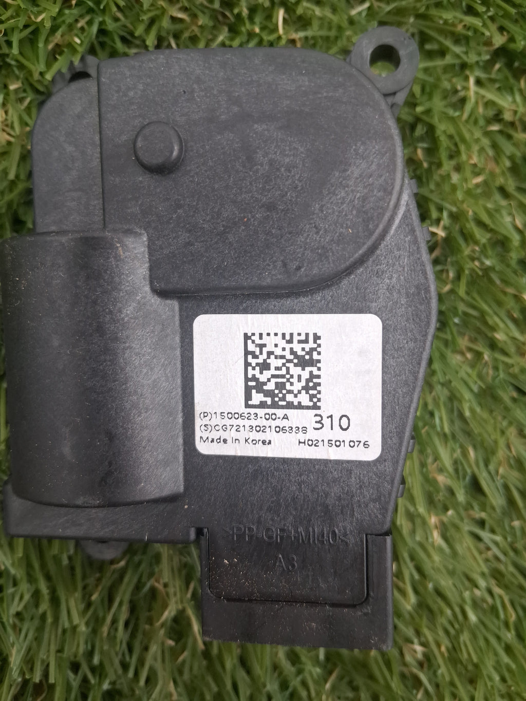 OEM 1500623-00-A 2022 Tesla Model Y Center Air Flap Motor Center Actuator