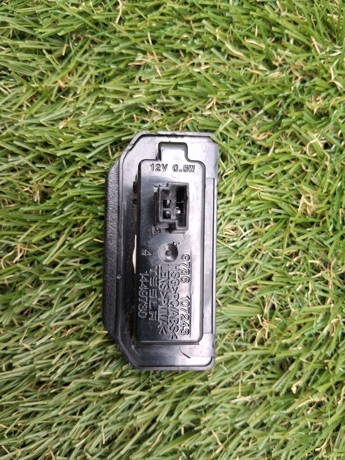 OEM 1449730-00-B 2022 Tesla Model Y Rear Trunk License Plat Lamp Light