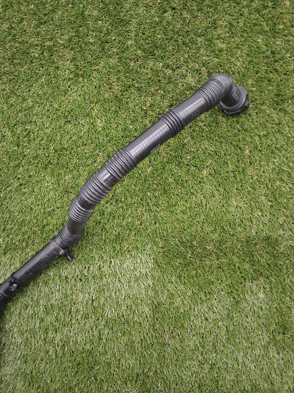 OEM 1537264-00-B 2022 Tesla Model Y Battery Return Coolant Hose Pipe