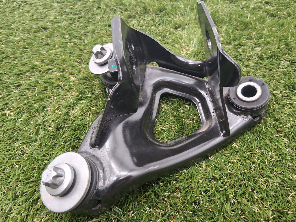 OEM 1110233-00-C 2022 Tesla Model Y Front Drive Unit Left Mount Support Bracket