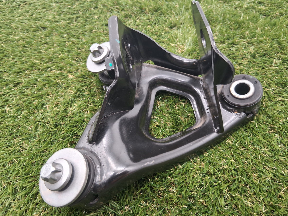 OEM 1110233-00-C 2022 Tesla Model Y Front Drive Unit Left Mount Support Bracket