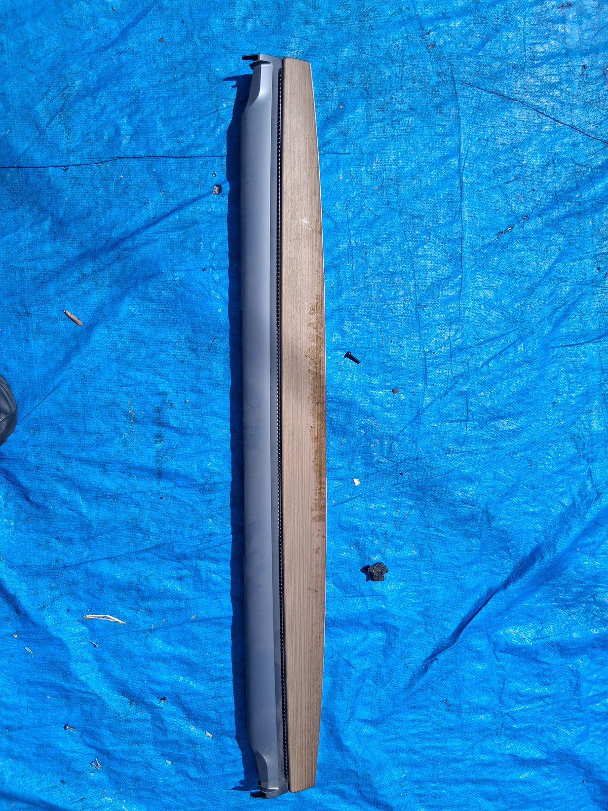 OEM 1083390-00-I 2022 Tesla Model Y Defroster Panel Griller Trim