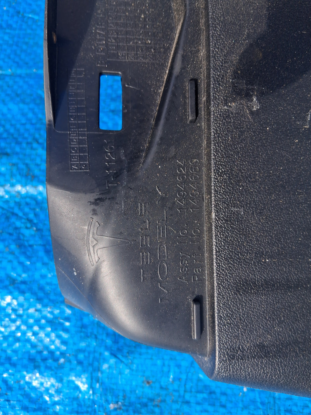 OEM 1494624-00-E 2022 Tesla Model Y Right Side B Pillar Lower Trim Panel Cover