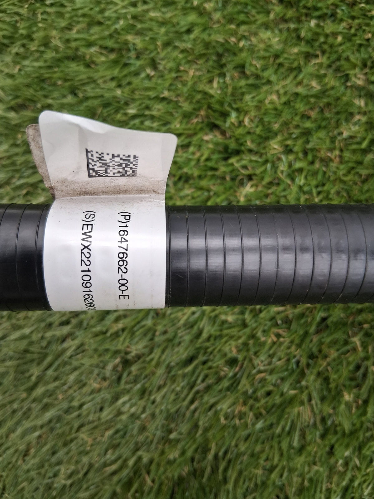 OEM 1647662-00-E 2022 Tesla Model Y Chiller Battery Coolant Hose Pipe