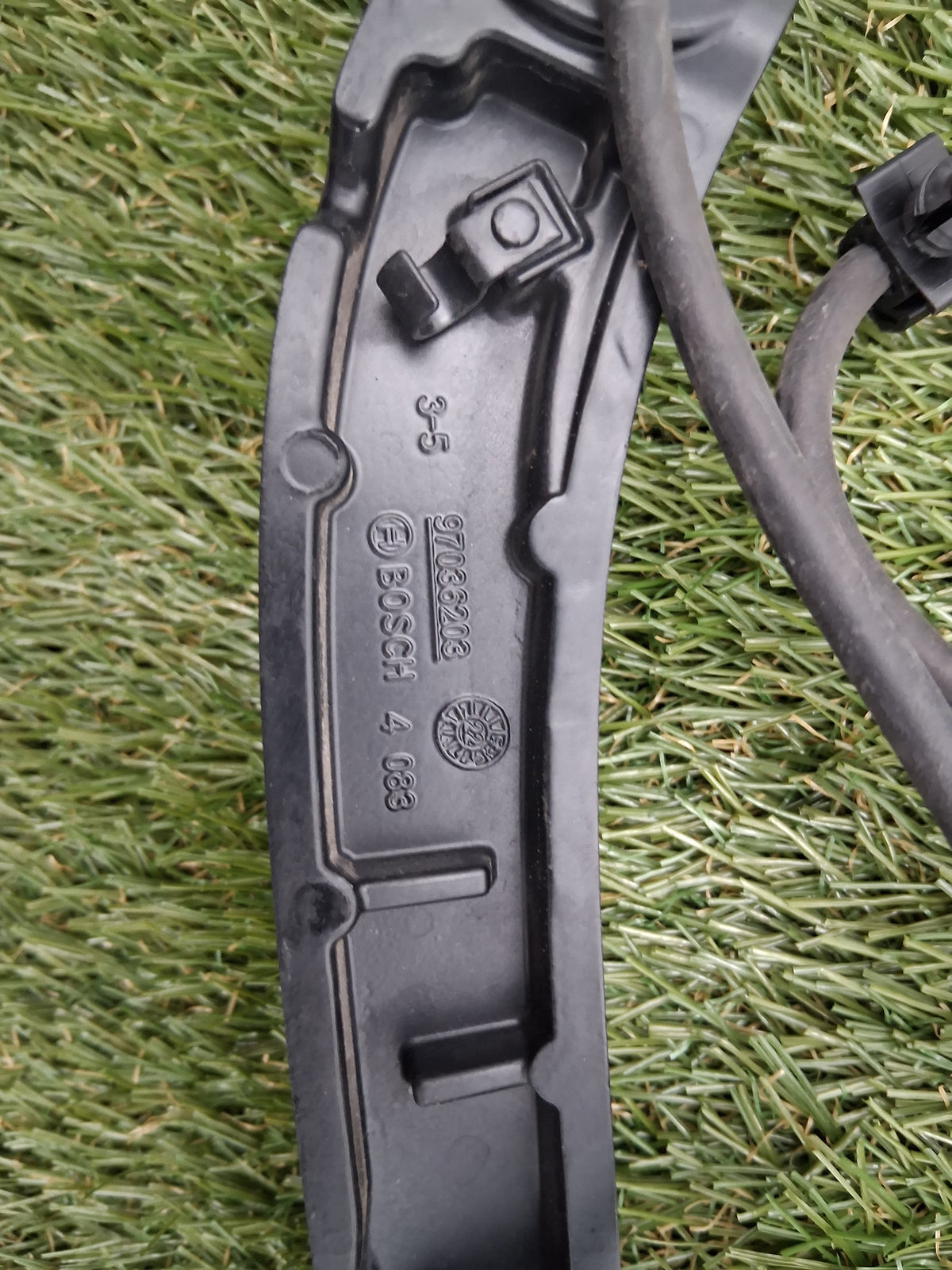 OEM 2022 Tesla Model Y Windshield Wiper Arm Set