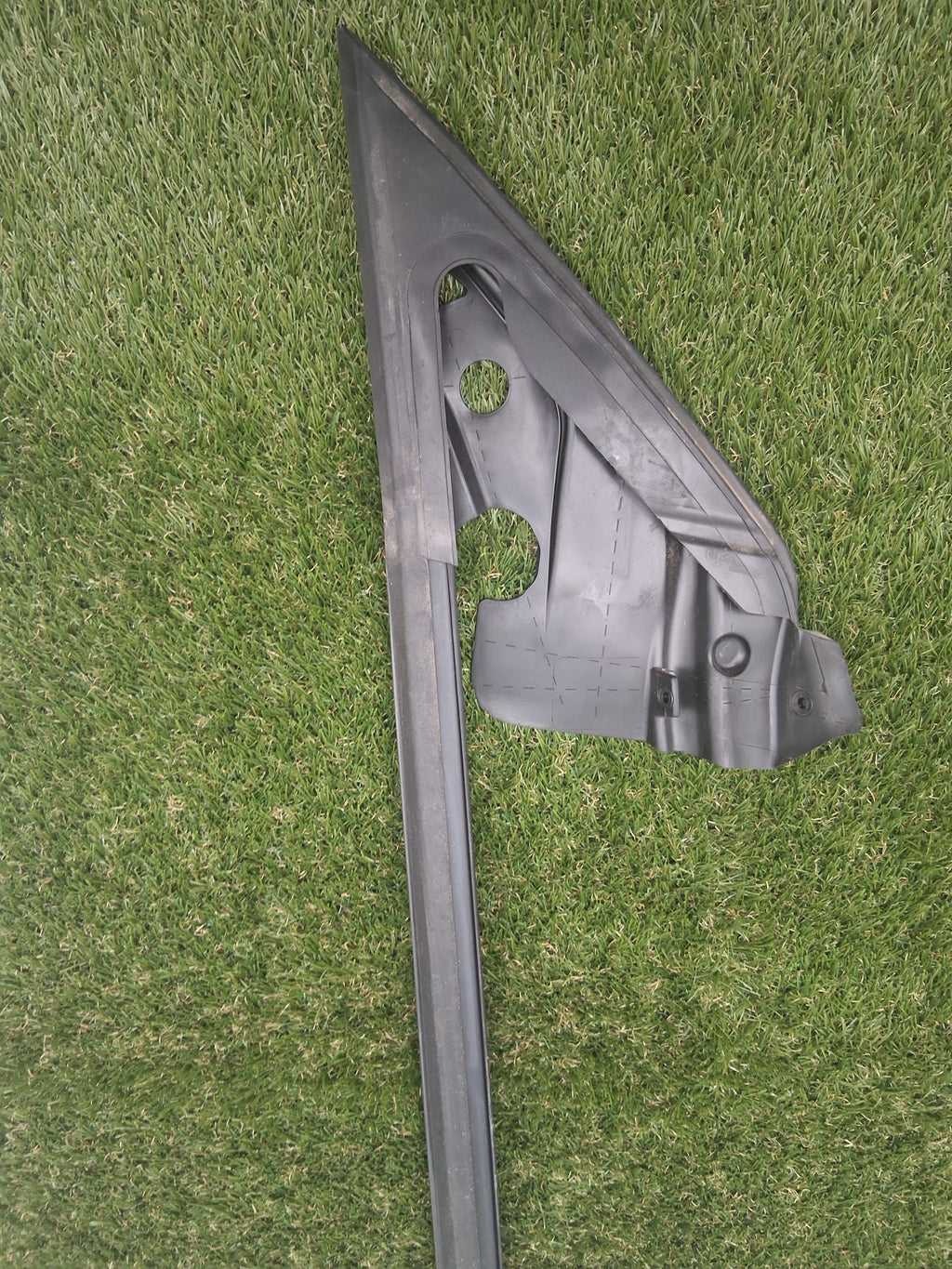 OEM 1500067-00-B 2022 Tesla Model Y Right Weather Strip Seal