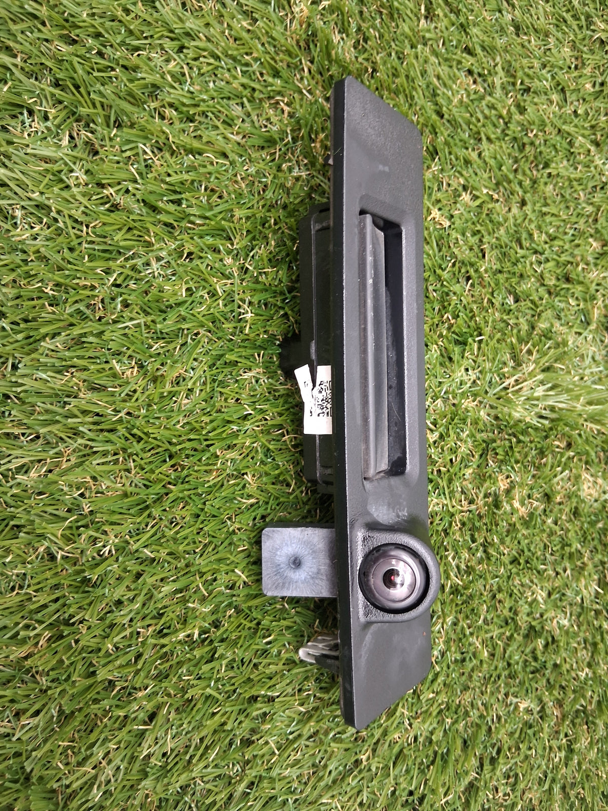 OEM 1095949-00-E 2022 Tesla Model Y Camera Rear Trunk Release Handle