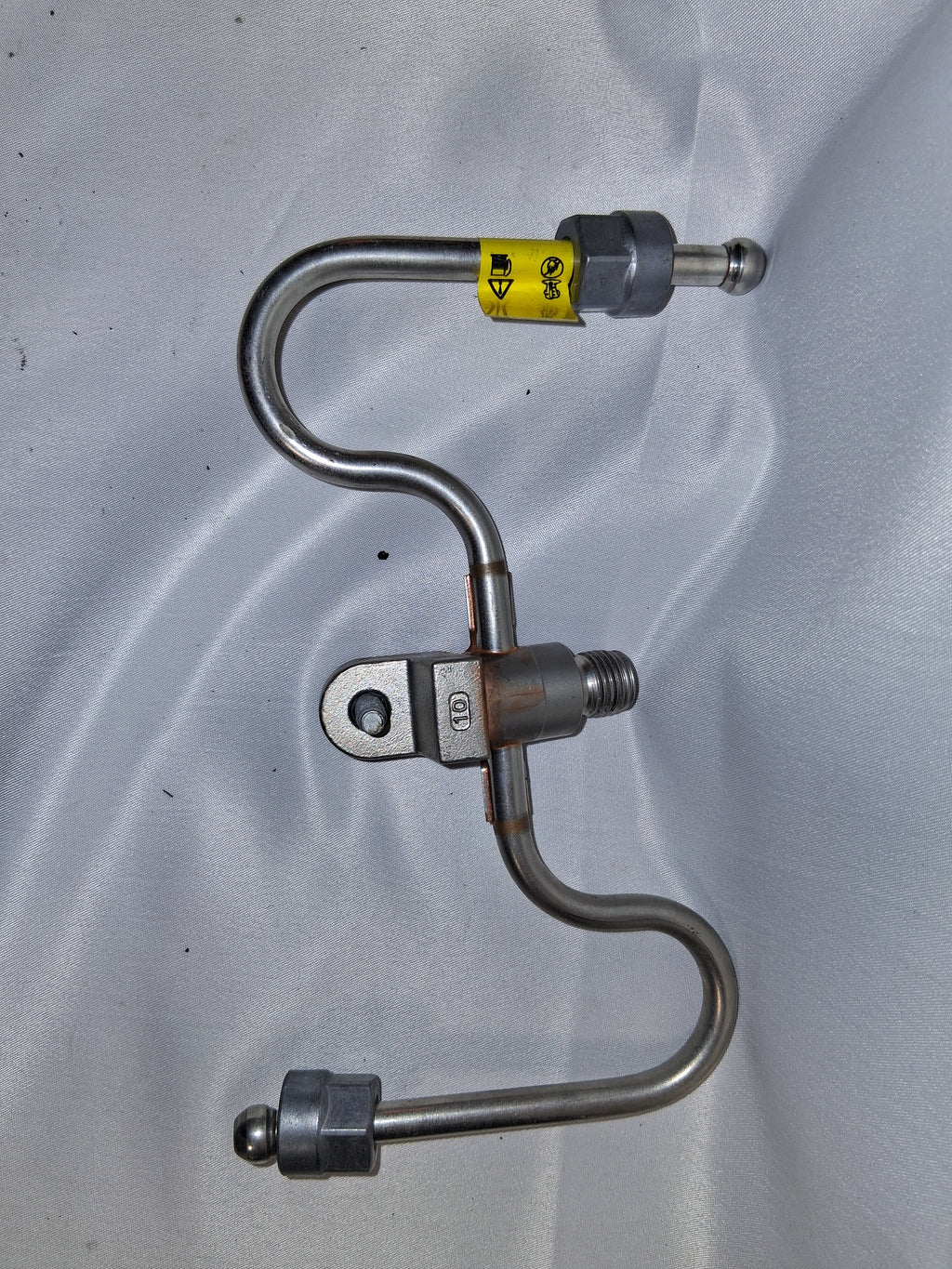 OEM# 12677002 2019 Chevy Tahoe Premier Fuel Injection Rail Line Pipe