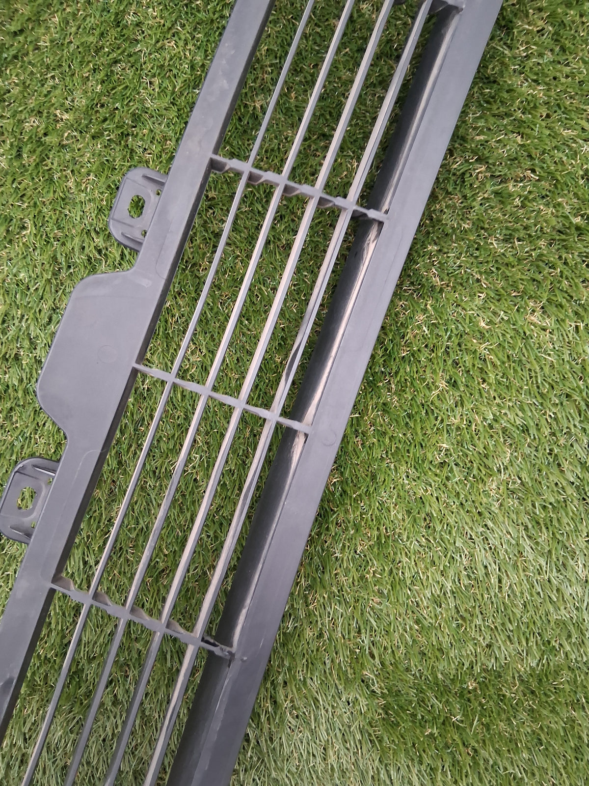 OEM 1537264-00-B 2022 Tesla Model Y Front Bumper Lower Grille