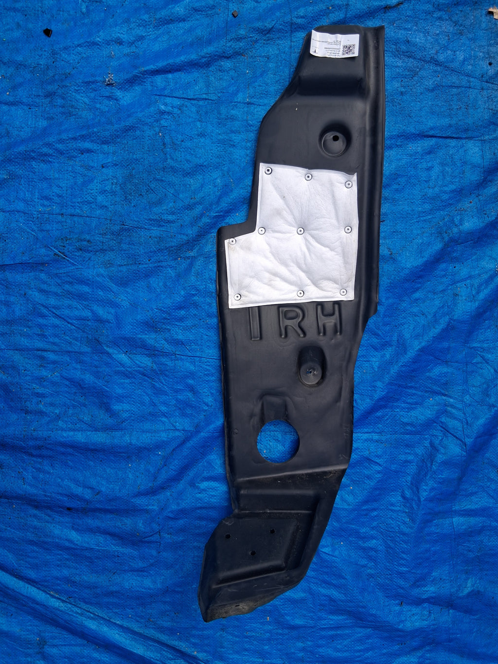 OEM 1492998-00-D 2022 Tesla Model Y Rear Right Wheelhouse Insulator