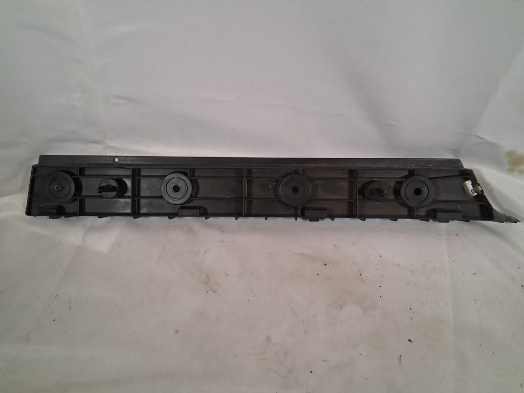 OEM# 22806426 2019 Chevy Tahoe Premier Rear Bumper Bracket Guide