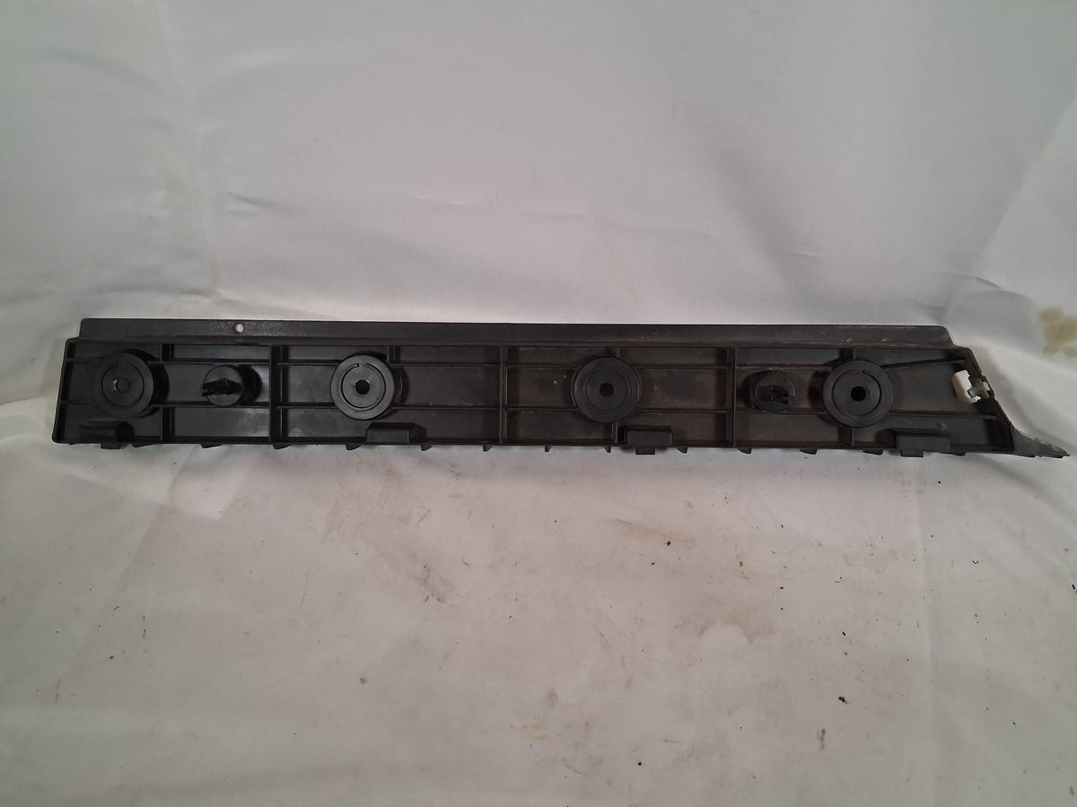 OEM# 22806426 2019 Chevy Tahoe Premier Rear Bumper Bracket Guide