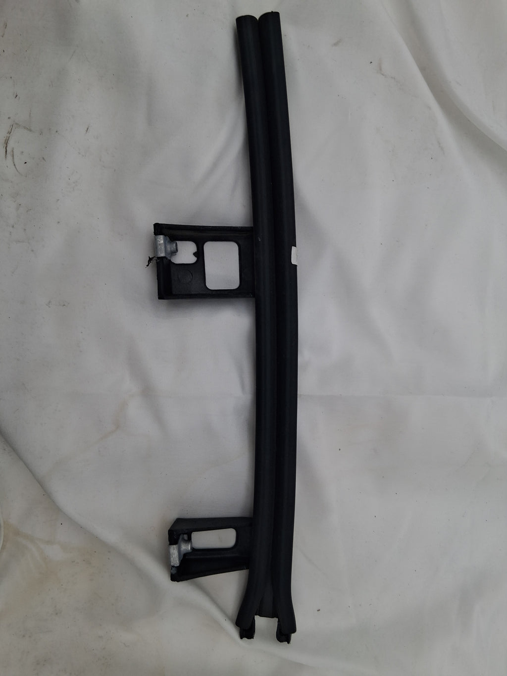 OEM 2019 Chevy Tahoe Premier DOOR WINDOW GLASS FORWARD GUIDE