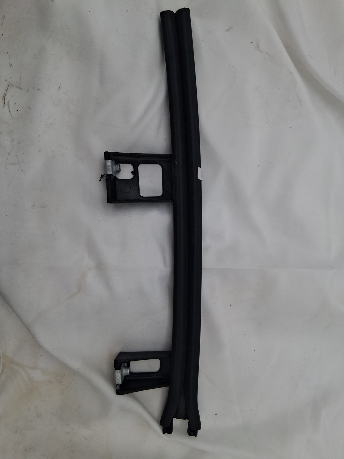 OEM 2019 Chevy Tahoe Premier DOOR WINDOW GLASS FORWARD GUIDE