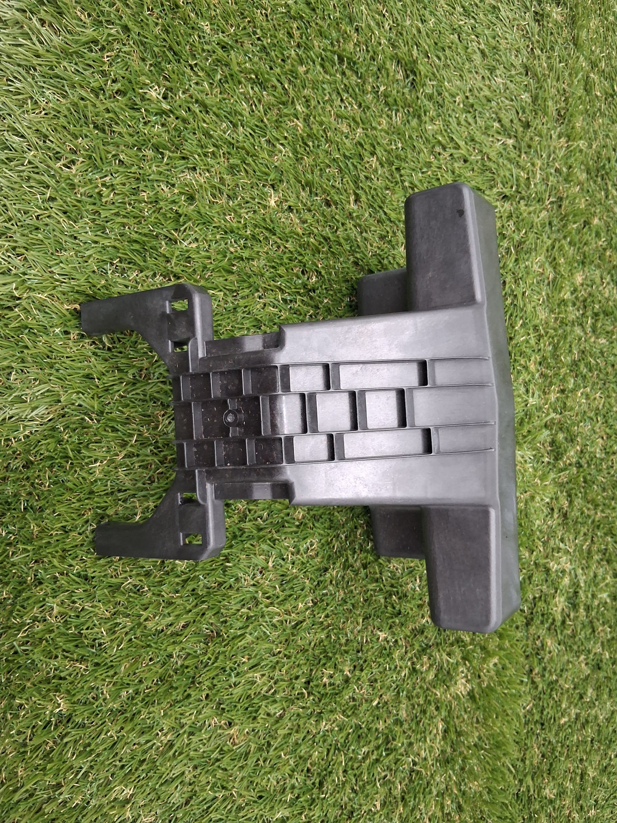 OEM 1507195-00-B 2022 Tesla Model Y Bracket Podium Support