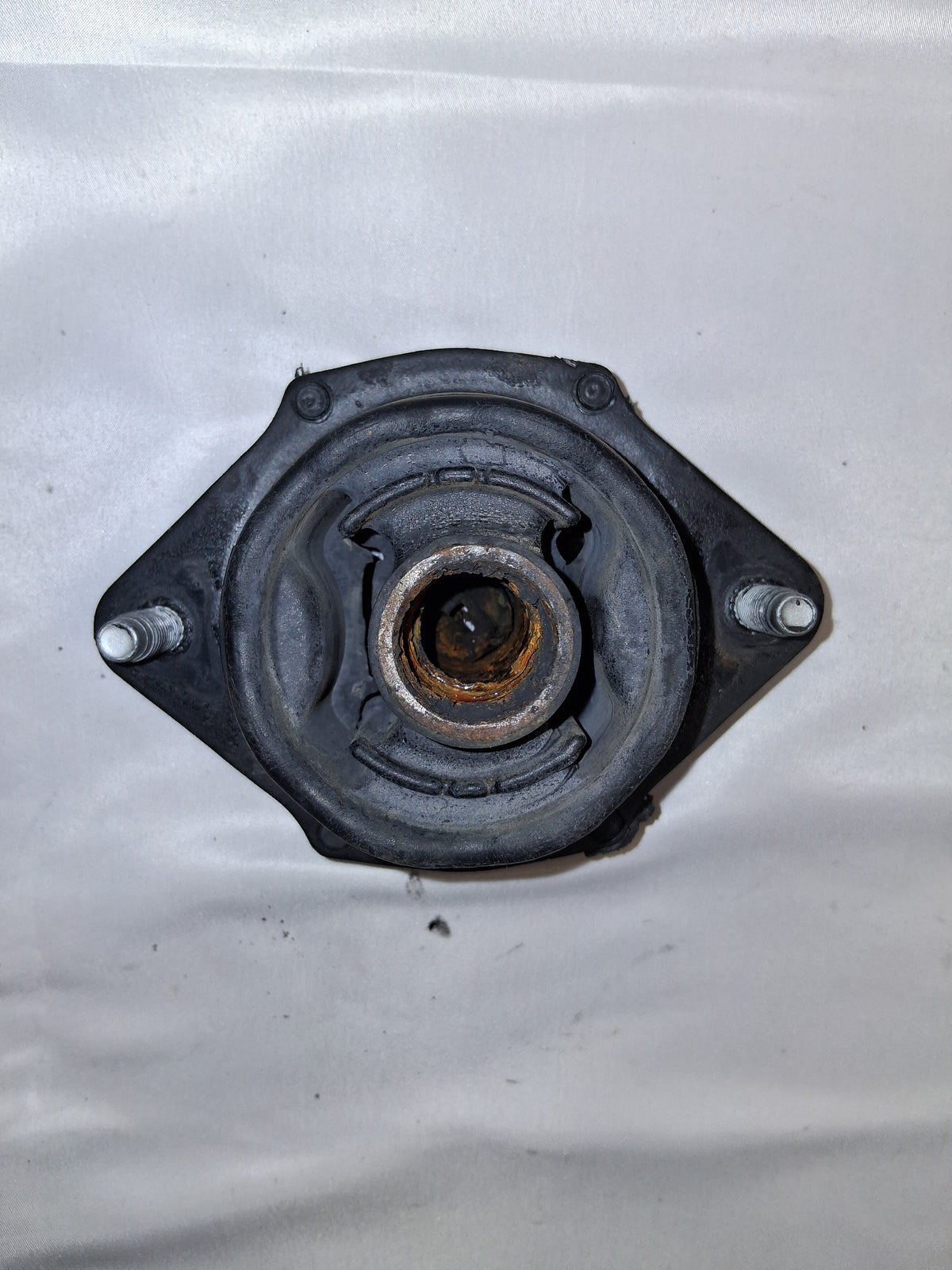 OEM# 23248396 2019 Chevy Tahoe Premier Body Mount Cushion Insulator