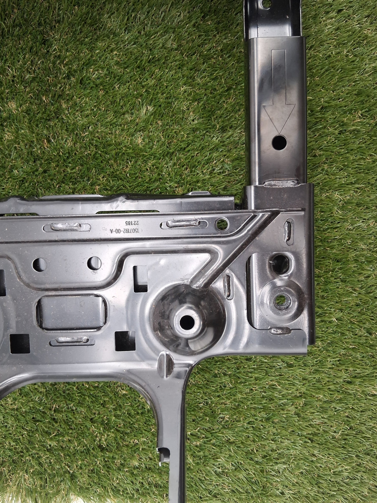 OEM 1507193-00-A 2022 Tesla Model Y Podium Bracket